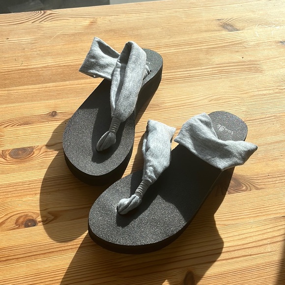 Sanuk Shoes - Never Worn Gray Sanik Sandals